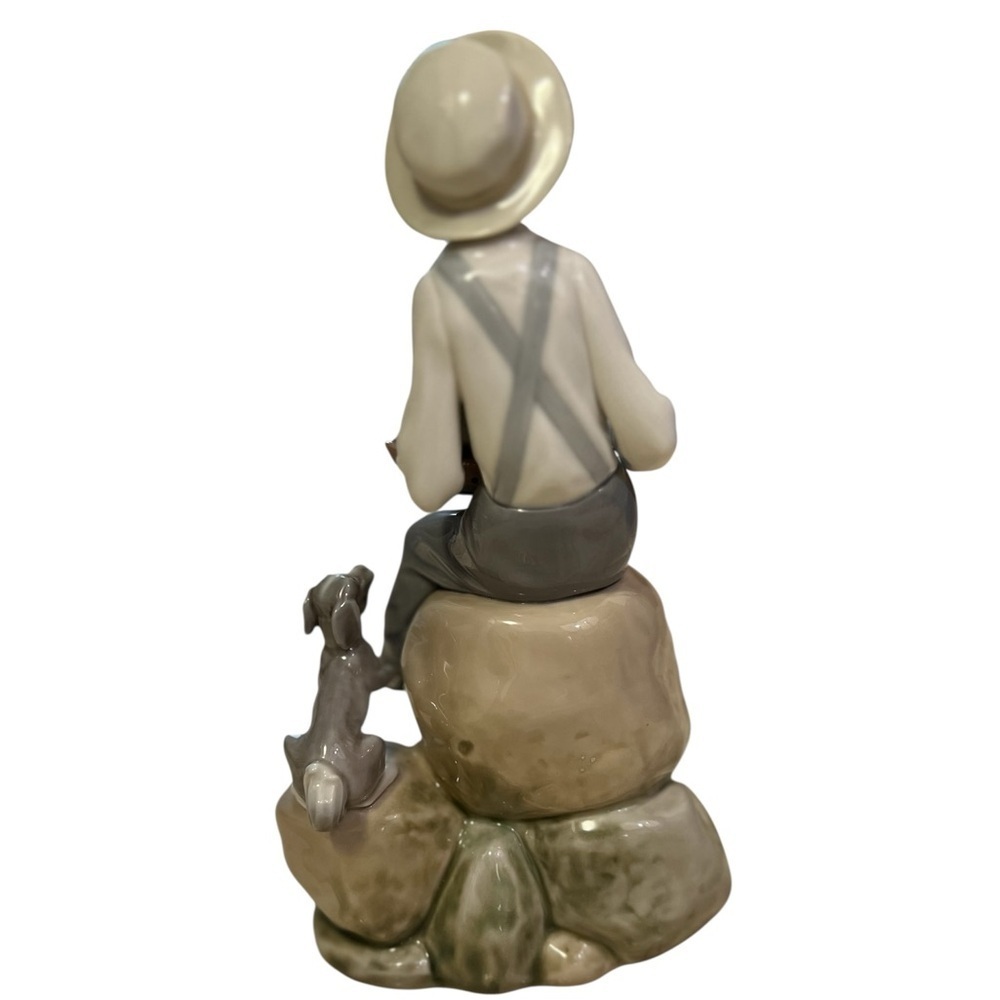Lladro Figurine Sea Fever Boy With Boat And Dog - Picture 3 of 6